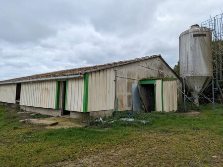 vends bâtiment agricole