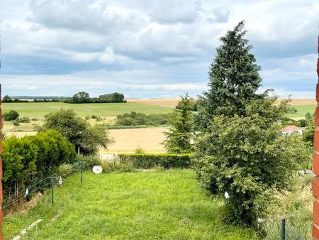 maison mitoyenne d'un coté 105m2