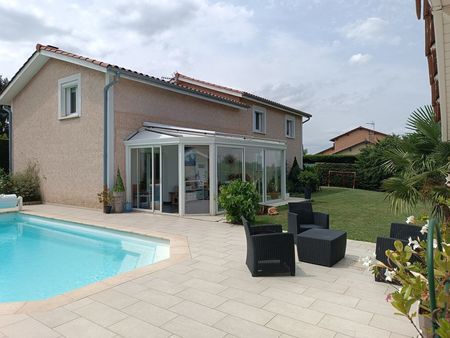 villa lissieu 4 chambres avec jardin et piscine