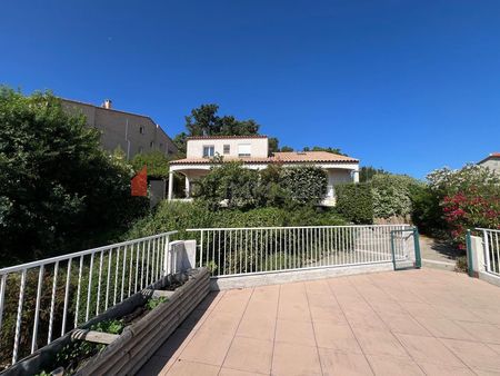 villa 7 pièces 193 m²