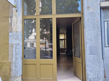 local commercial 32.29 m² rue béchevelin