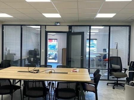 bureaux 65 m²