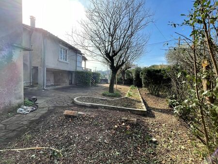 maison de village avec terrain attenant de 300m²   possibilité de crédit vendeur