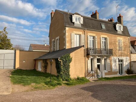 maison de caractère avec grand hangars