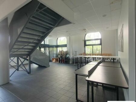 bureaux 805 m²