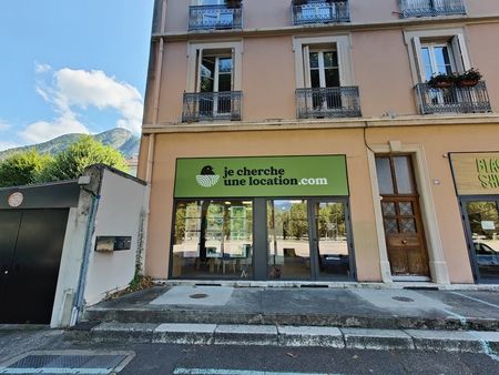 local commercial 67 m² grenoble