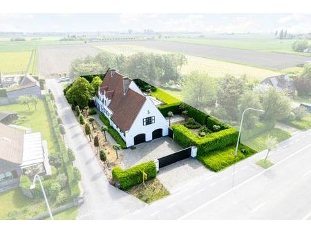 riante villa met 4 slaapkamers op 1247m² met zwembad nabi...