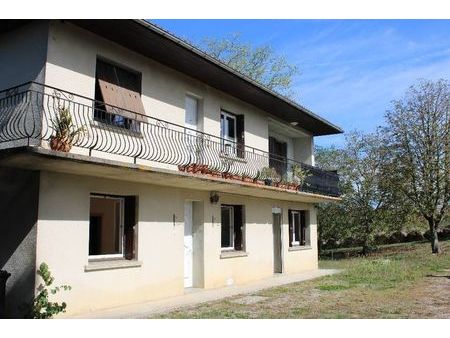 villa 8 pièces 180 m²