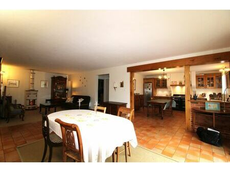 local 369 m² angers