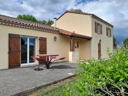 maison de 115 m2 au calme avec garages