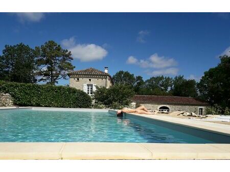 ancienne ferme restaurer avec piscine et terrain