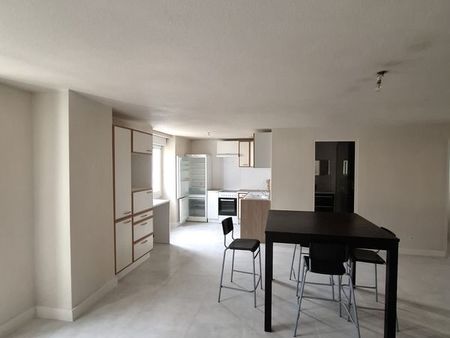 location appartement t4 bis de 82m2 en meublé