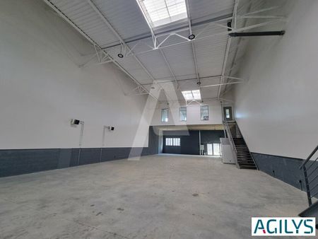 local d'activité 15 000 m²