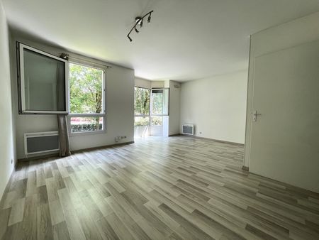 appartement t2 48m2 avec place de parking sécurisée