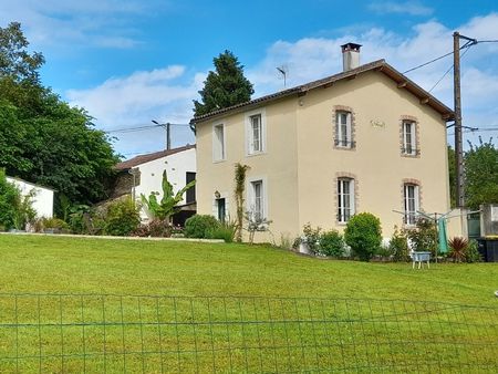 maison à vendre dans un village d'une beauté naturelle exceptionnelle