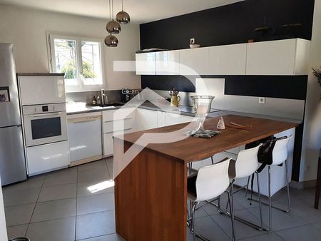 propriété 4 pièces 84 m²