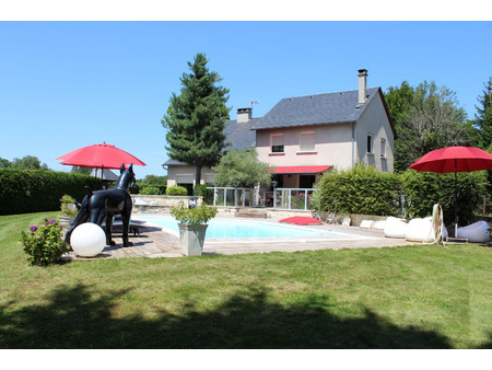 maison 9 pièces - 192m² - mauriac