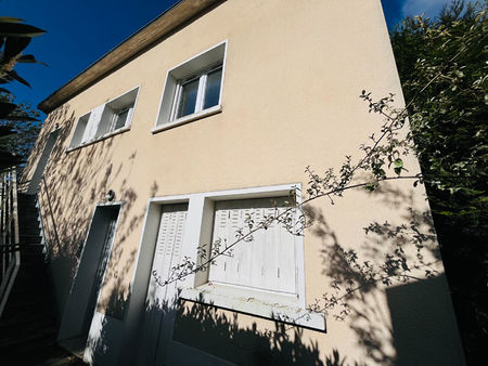 vente immeuble 10 pièces  215.00m²  angers