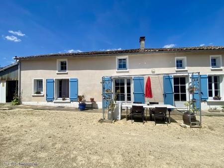 belle longère en pierre avec joli jardin privé