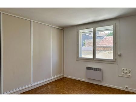 location bureau 4 pièces 89 m² narbonne (11100)