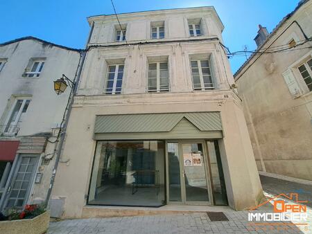 immeuble 164 m2 local commercial + appartement centre ville de barbezieux-saint-hilaire