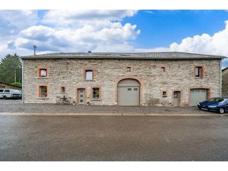 magnifique maison en pierre ardennaise  4 chambres et jardin