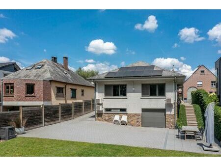 gerenoveerde bungalow op 5a80 met 3 slp  garage  tuin