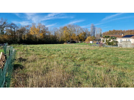 a vendre terrain constructible 2400 m² à castera lou | capifrance