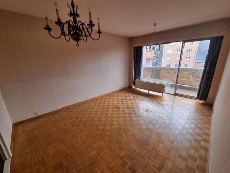 appartement situé au 5ème étage arrière.