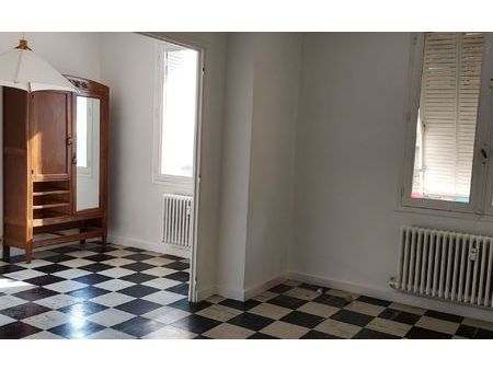 location appartement  m² t-1 à aubenas  390 €