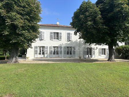 maison de 453 m² à villeneuve-sur-lot