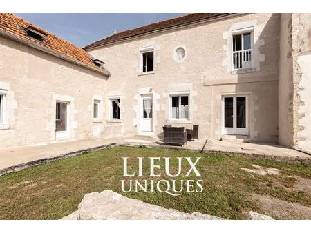 lieux uniques ® propose ancien corps de ferme entièrement restauré à la chapelle-st-martin