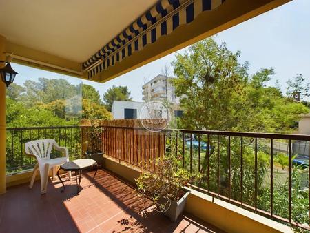 boulouris centre - t3 - 2 terrasses - 70 m² - parking