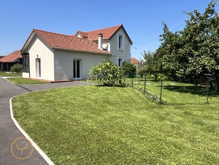 maison 4 chambres avec piscine intérieur