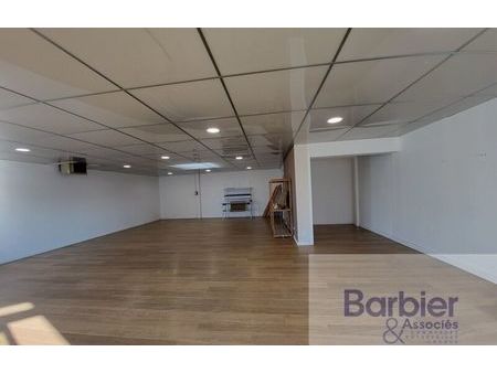 location commerce 107 m² auray (56400)