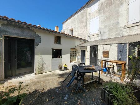 vente maison 6 pièces 160 m2 à courçon