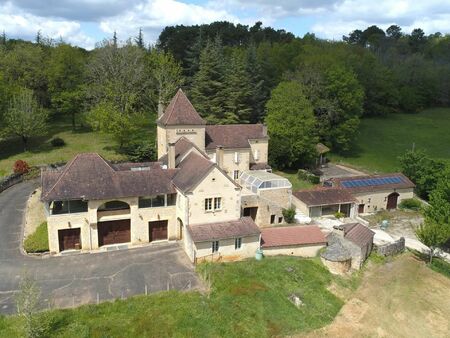 vente maison 11 pièces 275 m2 à villefranche-du-périgord