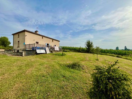 maison en campagne à 20 minutes de villeneuve sur lot. venez découvrir cette jolie maison 