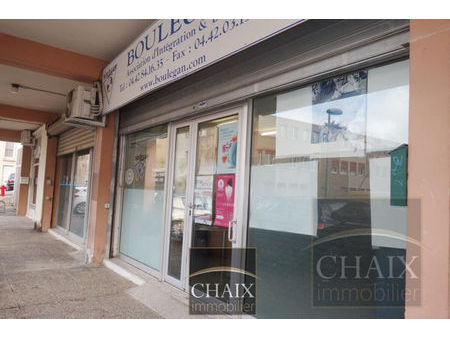 location local commercial 36m2 aubagne 13400 - 566 € - surface privée