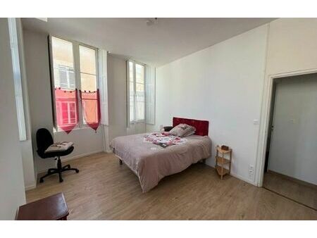 location appartement 2 pièces 49 m² bourg (33710)