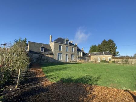 manoir avec gîte attenant et 43 hectares de terrain