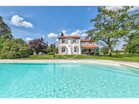 charmante maison t9 avec piscine sur grand terrain arboré