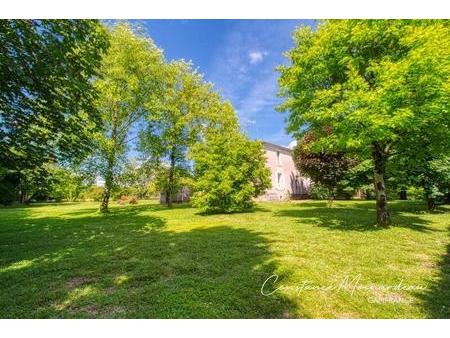 vente maison à fontenay-le-comte (85200) : à vendre / 182m² fontenay-le-comte