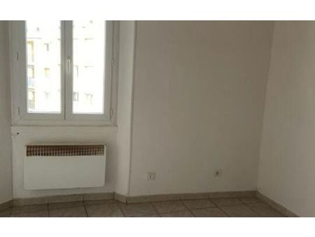 location maison  m² t-2 à marseille 9  450 €