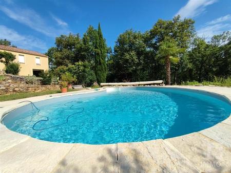 maison 4 chambres avec grand sous-sol et piscine