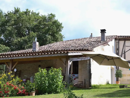 maison avec jardin et terrasse saint-seurin-sur-l'isle (33)