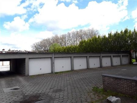 lot de 14 garages