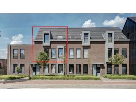 duplex-appartement van 133m² met 3 slaapkamers  2 terrassen en carport