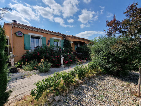 maison de plain pied avec piscine