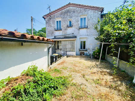 charmante maison de ville de 72 m2 avec jardin et garage